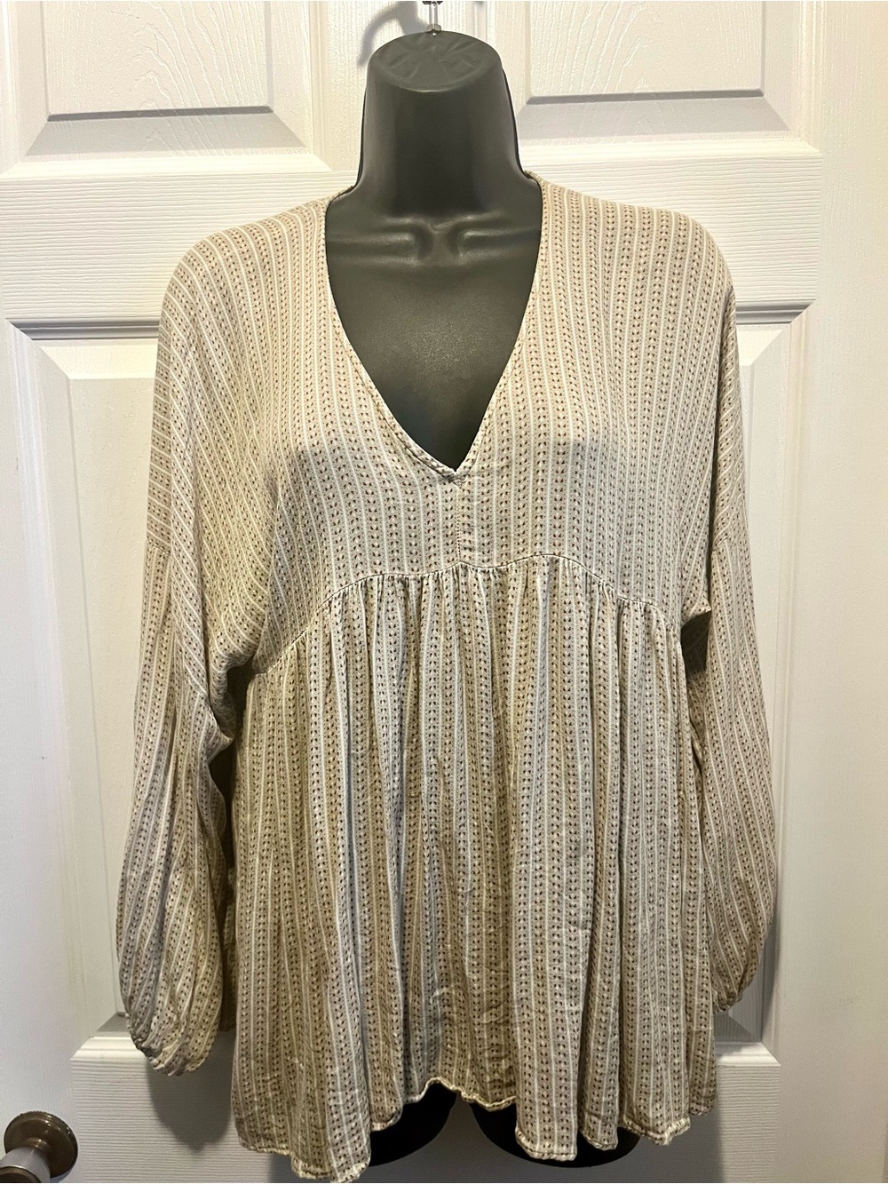 Massimo Dutti Blouse Top Floral Boho Small Puffy Long Sleeve V-Neck Bohemian - Picture 2 of 8